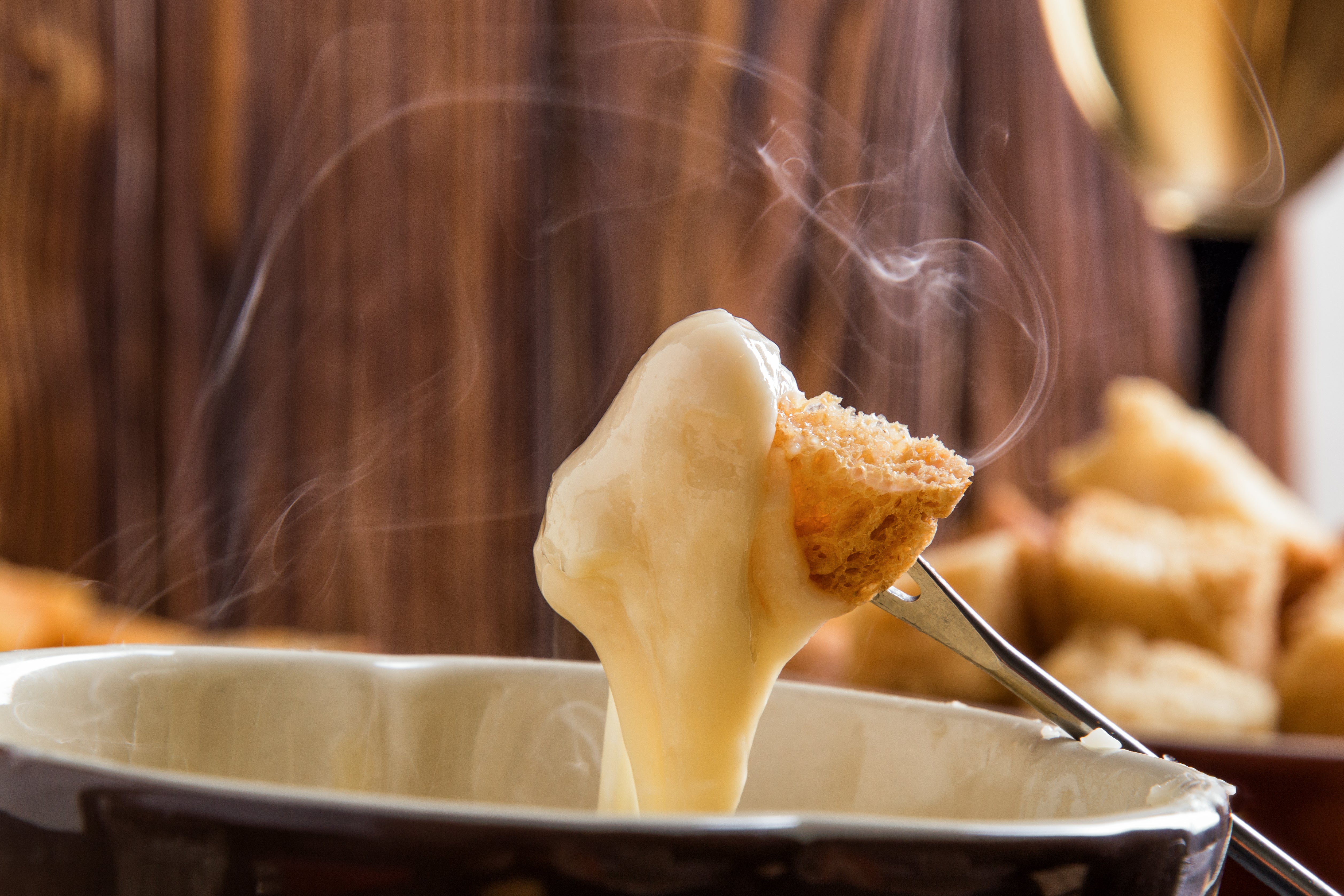 Fondue with 3 cheeses from the Isle (Meal size)